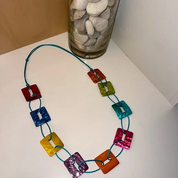 Petalura Colorful Jewelry Set with Chunky Necklace and Matching Earrings - Picture 3 of 5